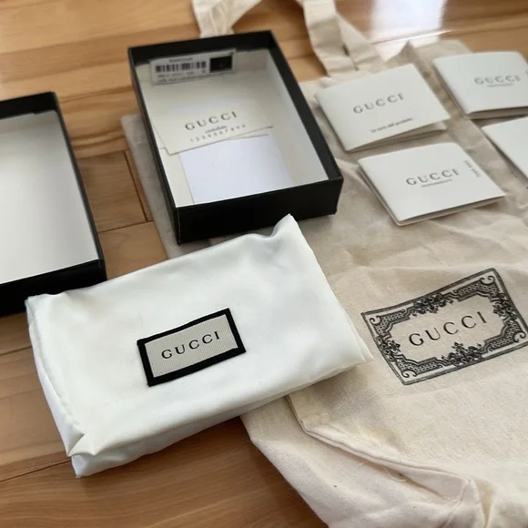 Gucci GG Marmont Card Case - Picture 5 of 12